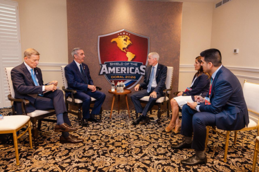 El presidente de la República, Luis Abinader, sostuvo este sábado una reunión bilateral con el secretario de Energía de los Estados Unidos, Chris Wright,